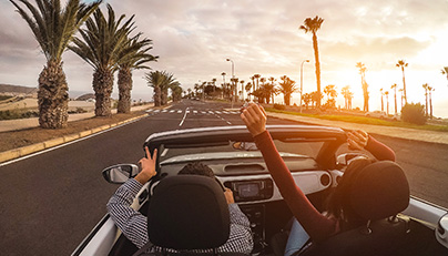 Rezervujte si auto v destinaci