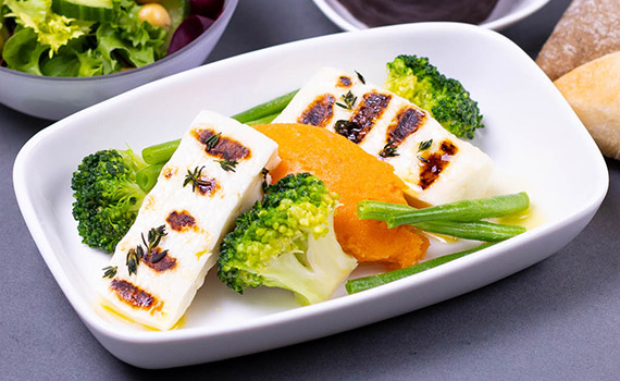 Ser Halloumi z grilla z purée z batatów