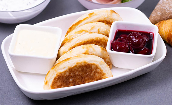 Pancakes z sosem waniliowym