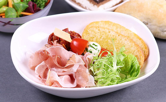 Bruschetta s tyrolskou šunkou